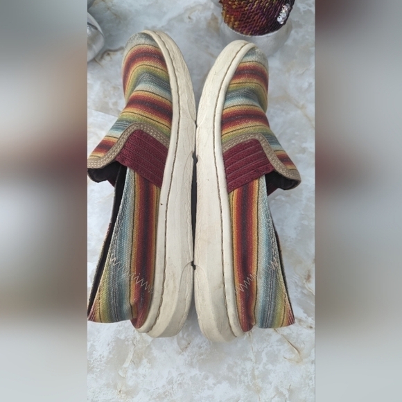 Ariat Women’s Ryder Slip-On Shoe Size 7B - Picture 5 of 13